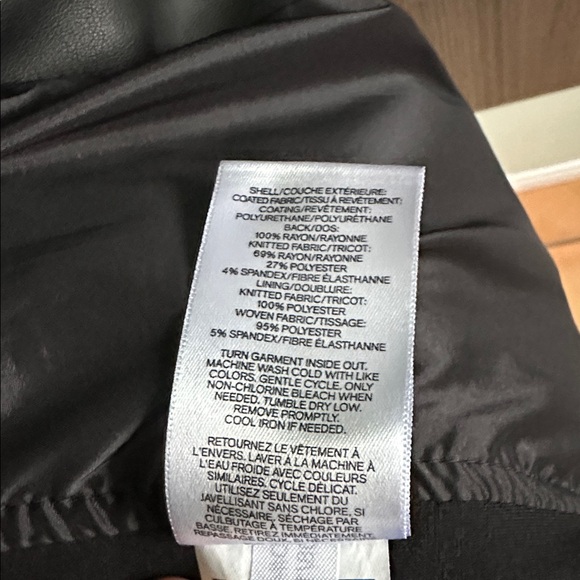 Express Women's Sleek Black Leather moto Jacket - Picture 7 of 9